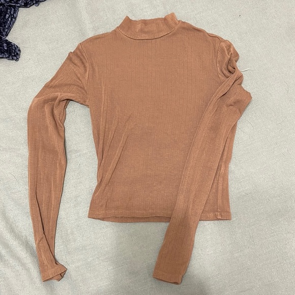 Mock neck crop top - Picture 1 of 1